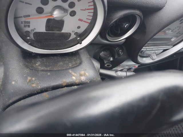 2008 MINI COOPER WMWMF33598TU68650 Photo 10