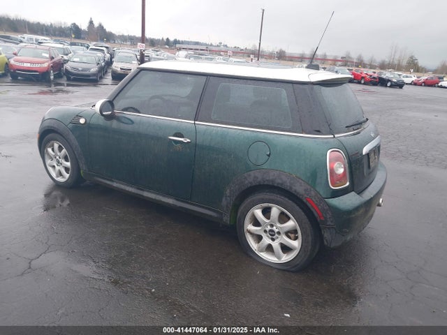 2008 MINI COOPER WMWMF33598TU68650 Photo 2