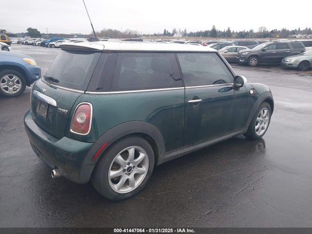 2008 MINI COOPER WMWMF33598TU68650 Photo 3
