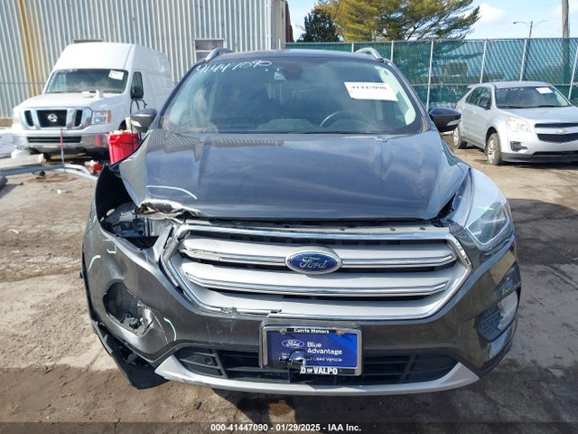 1FMCU9J93JUB23624 Ford Escape Titanium