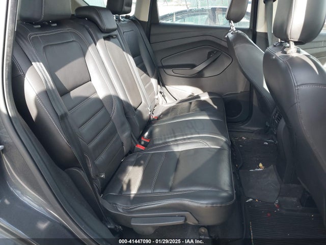 1FMCU9J93JUB23624 Ford Escape Titanium