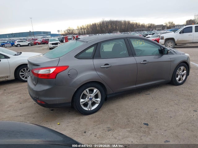 Ford FOCUS SE 2014 1FADP3F29EL228081 Image 4