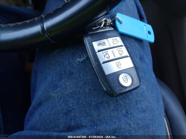KNDMC5C11G6159210 KIA SEDONA EX