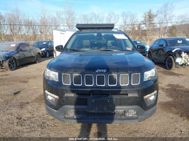 3C4NJDBB5JT117506 Jeep Compass Latitude 4x4