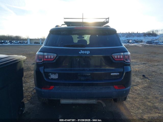 3C4NJDBB5JT117506 Jeep Compass Latitude 4x4