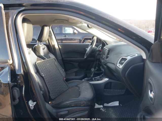 3C4NJDBB5JT117506 Jeep Compass Latitude 4x4