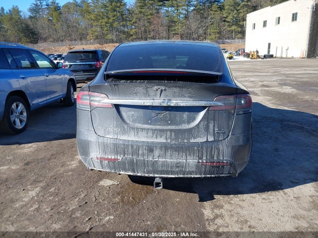 5YJXCBE27JF088737 Tesla 2018