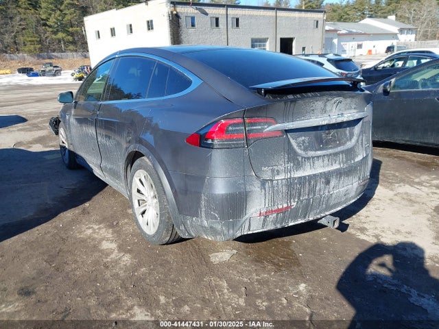 2018 TESLA MODEL X 5YJXCBE27JF088737 Photo 2