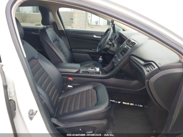 3FA6P0HD7JR232888 Ford FUSION SE