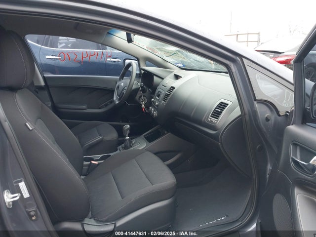 KNAFK4A6XE5059482 KIA FORTE LX