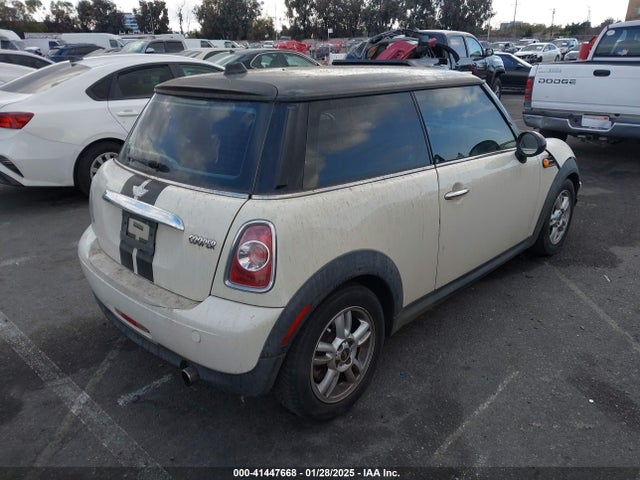 2011 MINI COOPER WMWSU3C5XBT251760 Photo 3