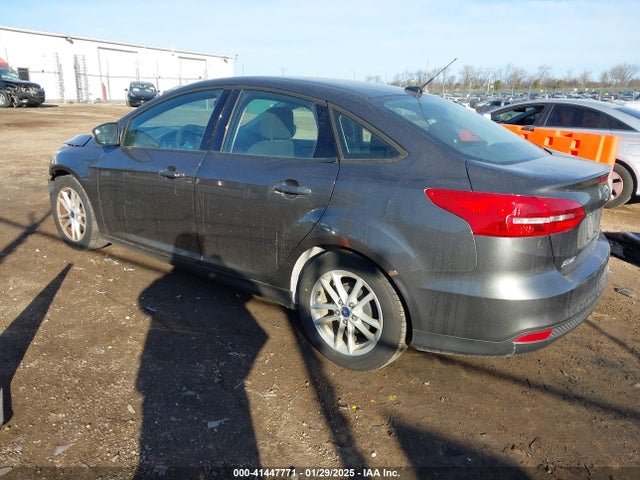 Ford FOCUS SE 2016 1FADP3F29GL229069 Image 3