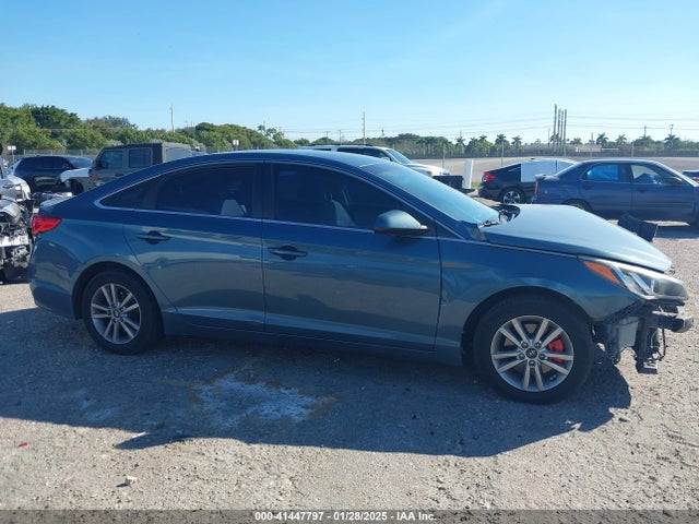 Hyundai SONATA SE 2016 5NPE24AF2GH355470 Image 14