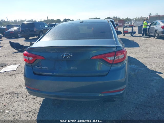 Hyundai SONATA SE 2016 5NPE24AF2GH355470 Image 17