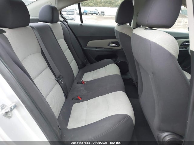 1G1PA5SH1F7156844 Chevrolet Cruze Ls Auto