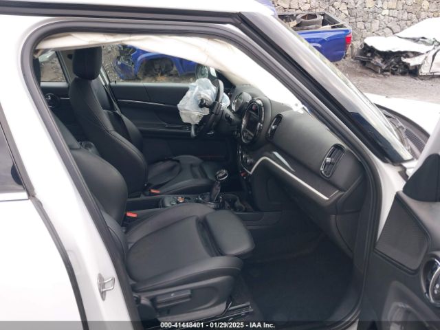 2017 MINI COUNTRYMAN WMZYT3C33H3D97895 Photo 4