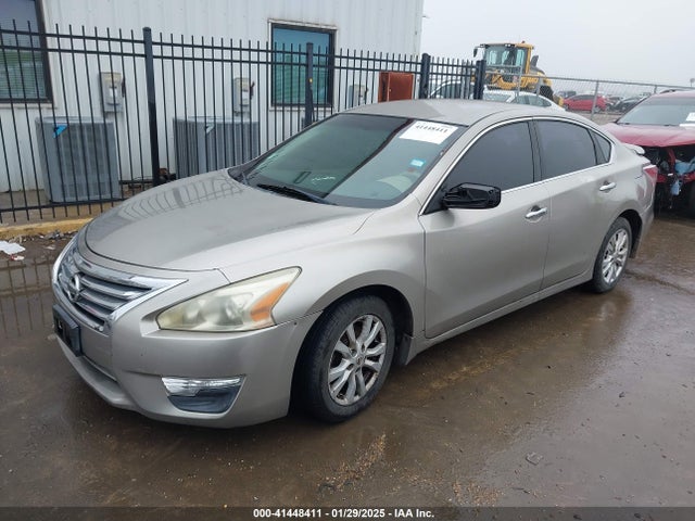 Nissan Altima 2.5 S 2014 1N4AL3AP9EN374440 Image 2