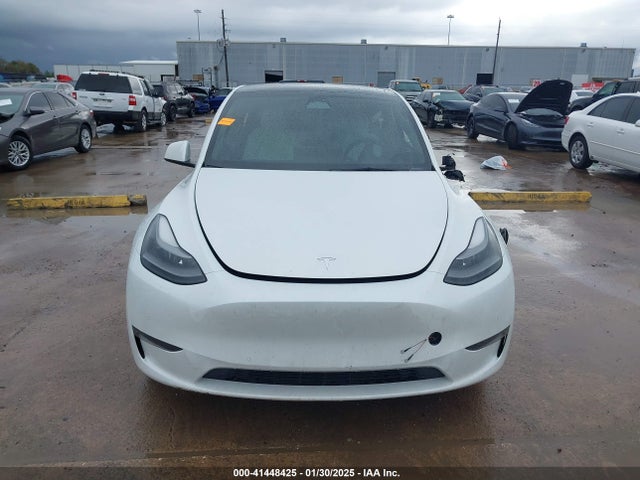 7SAYGDEF1NF456829 Tesla Model Y Performance Dual Motor All-wheel Drive