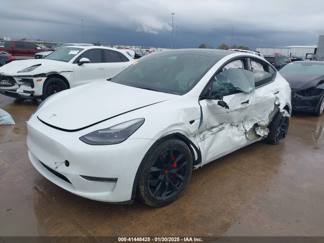 2022 TESLA MODEL Y 7SAYGDEF1NF456829 Photo 1