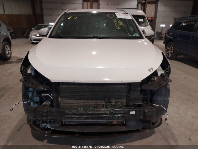 KM8J3CA41HU474439 Hyundai TUCSON SE