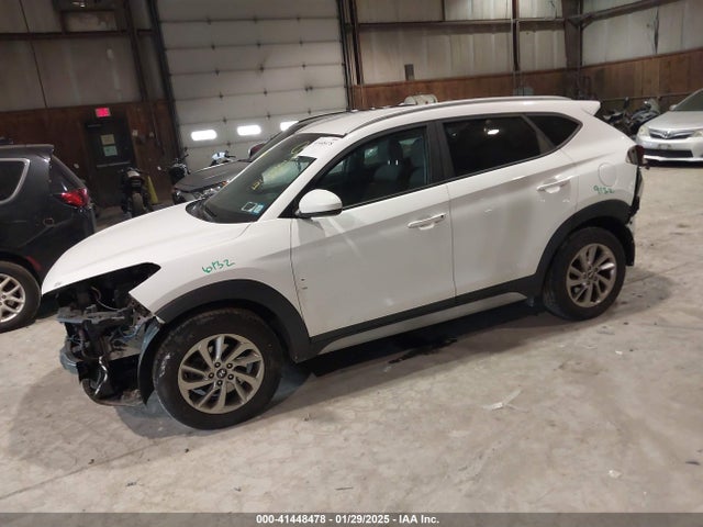 KM8J3CA41HU474439 Hyundai TUCSON SE
