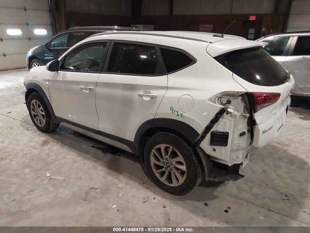 KM8J3CA41HU474439 Hyundai TUCSON SE