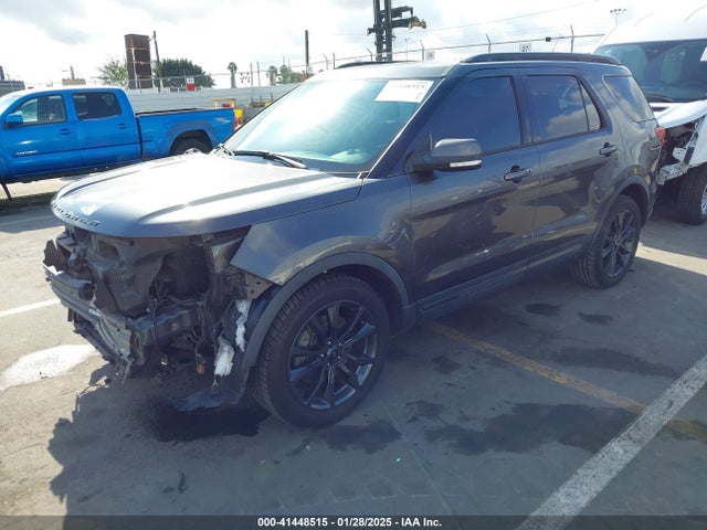 Ford EXPLORER XLT 2018 1FM5K7D83JGB09212 Image 2