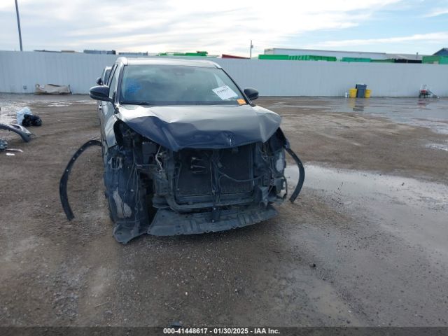 5TDKZRFH9HS509478 Toyota Highlander Xle