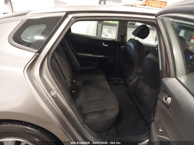 KIA Optima Lx 2017 5XXGT4L37HG134422 Image 8