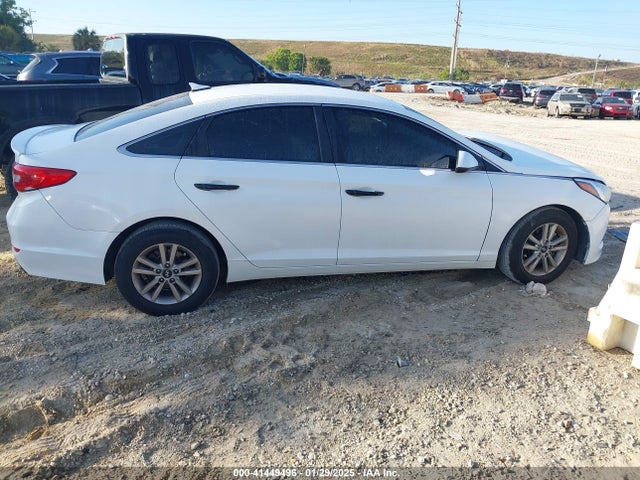 Hyundai SONATA SE 2016 5NPE24AF4GH368270 Image 13