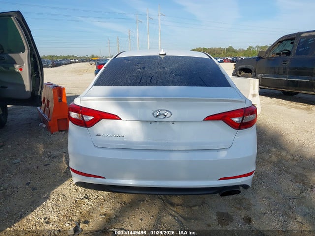 Hyundai SONATA SE 2016 5NPE24AF4GH368270 Image 16