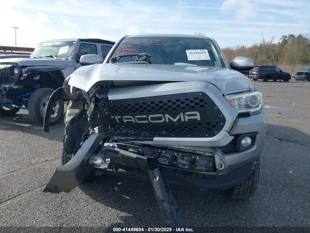 5TFAZ5CN6JX057889 Toyota Tacoma Sr5 V6