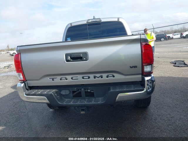 5TFAZ5CN6JX057889 Toyota Tacoma Sr5 V6