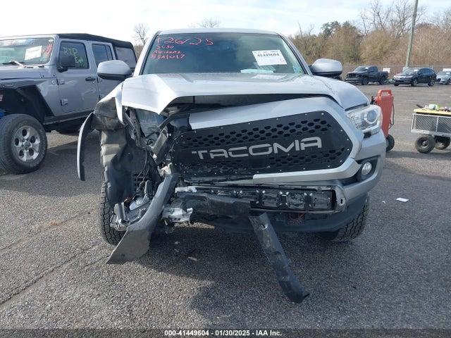 5TFAZ5CN6JX057889 Toyota Tacoma Sr5 V6
