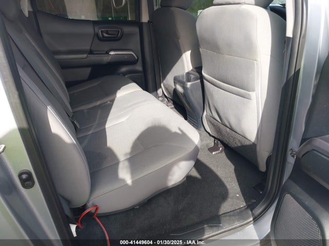 5TFAZ5CN6JX057889 Toyota Tacoma Sr5 V6
