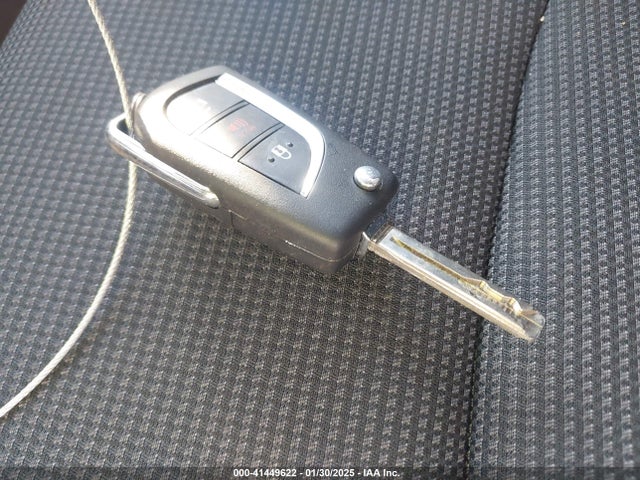 JTMG1RFV2KD013394 Toyota RAV4 LE