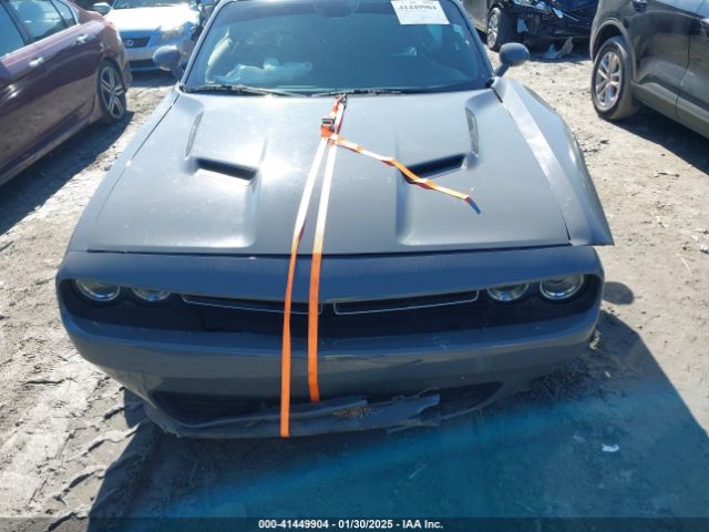 2C3CDZAGXKH701875 Dodge Challenger Sxt