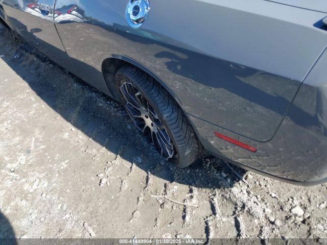 2C3CDZAGXKH701875 Dodge Challenger Sxt