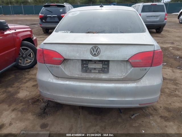 3VW3L7AJ5EM390700 Volkswagen Jetta 2.0l Tdi