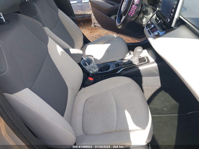 JTDEPMAE3MJ138862 Toyota COROLLA LE