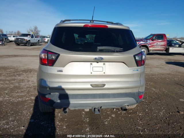 1FMCU9J93HUC81133 Ford Escape Titanium