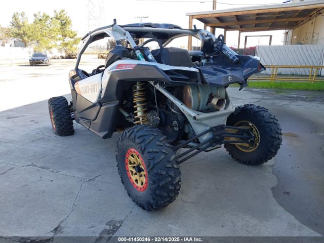 2019 CAN-AM MAVERICK X3 3JBVXAW29KK000075 Photo 2