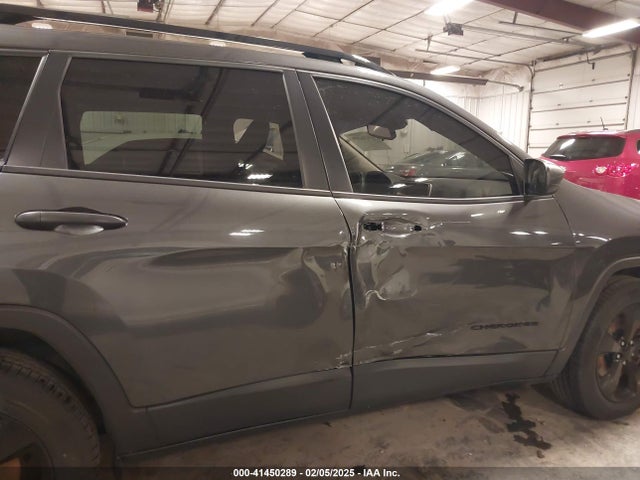 1C4PJMAB1HW556863 Jeep Cherokee Altitude 4x4