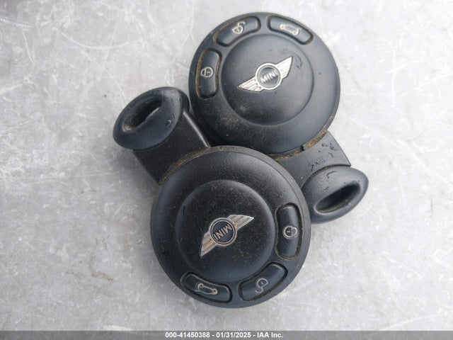 2010 MINI COOPER S WMWMF7C54ATW89845 Photo 10