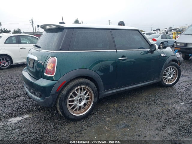 2010 MINI COOPER S WMWMF7C54ATW89845 Photo 3