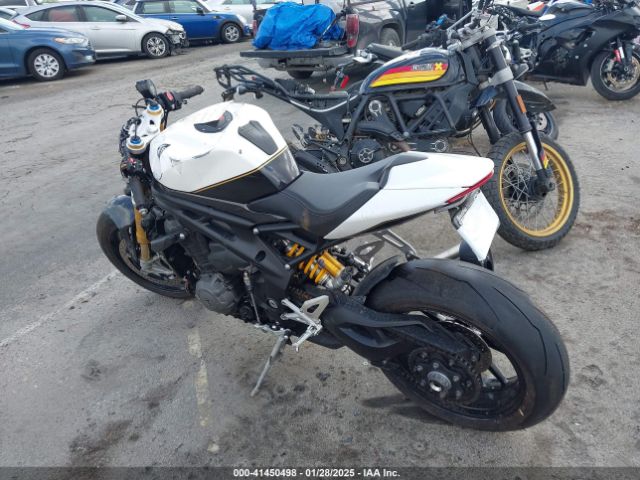 2022 TRIUMPH MOTORCYCLE SPEED TRIPLE SMTP02ST7NTAW8761 Photo 2
