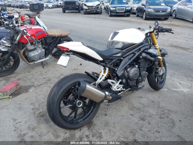 2022 TRIUMPH MOTORCYCLE SPEED TRIPLE SMTP02ST7NTAW8761 Photo 3