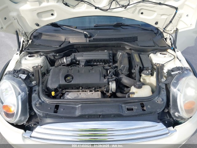 2009 MINI COOPER CLUBMAN WMWML33529TN68650 Photo 9