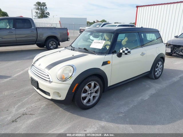 2009 MINI COOPER CLUBMAN WMWML33529TN68650 Photo 1