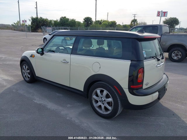 2009 MINI COOPER CLUBMAN WMWML33529TN68650 Photo 2